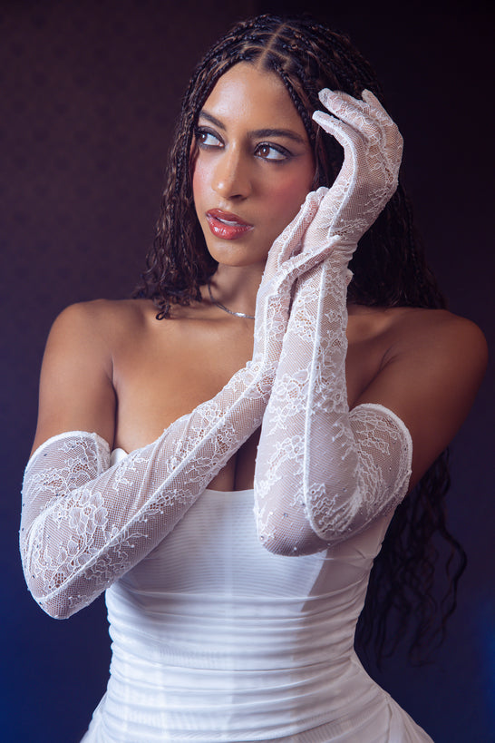 Lace Gloves in White