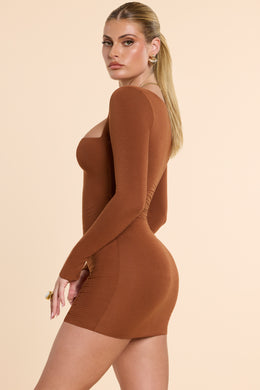Mini-robe froncée à manches longues en mélange de cachemire et modal en marron châtain