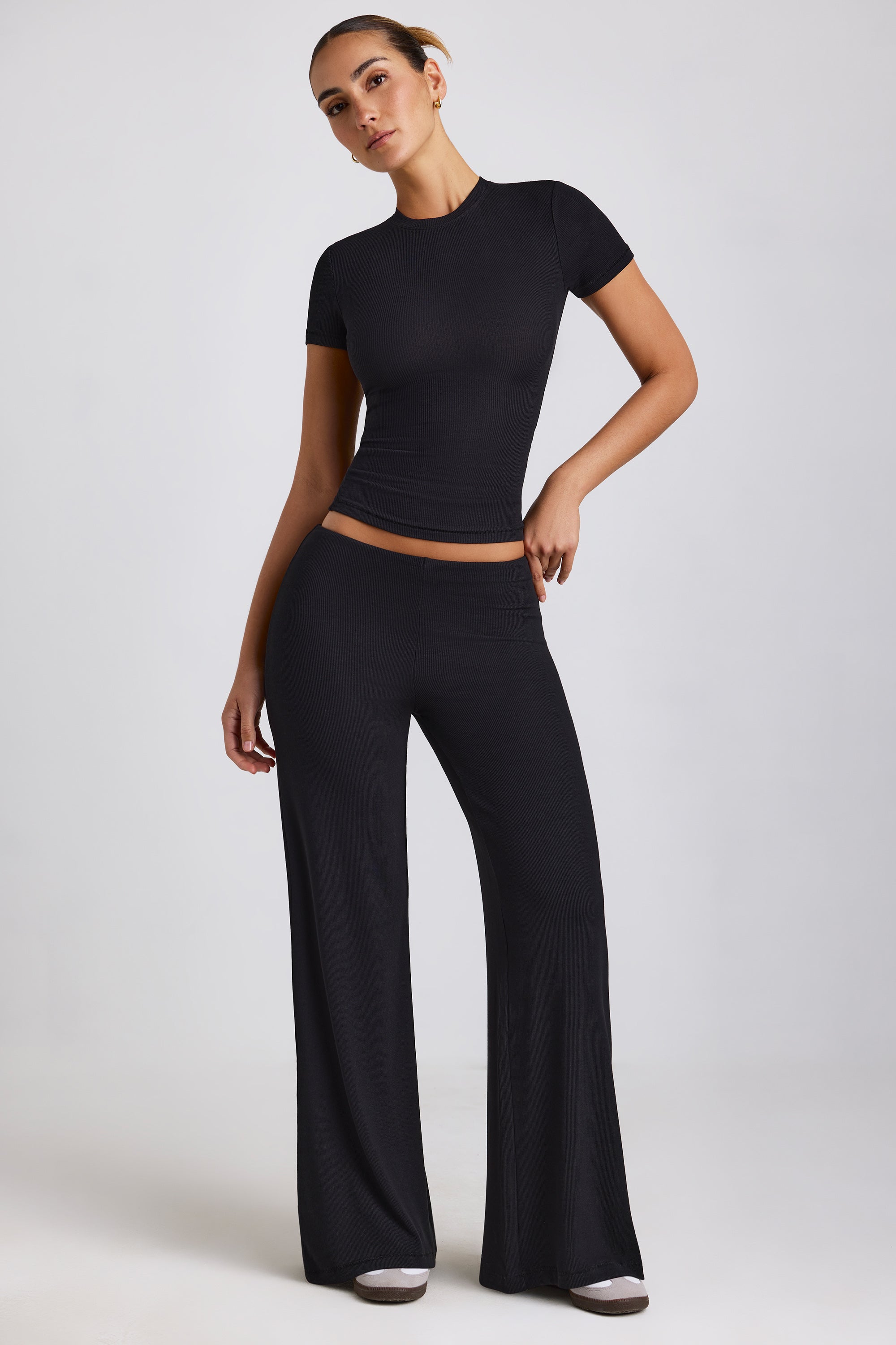 Pantalon large taille moyenne en noir