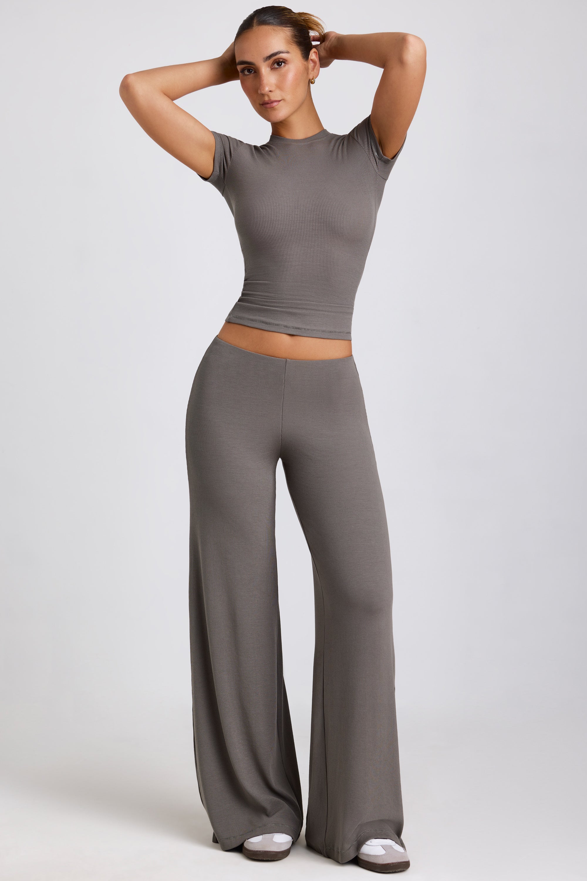 Pantalon large taille moyenne en gris