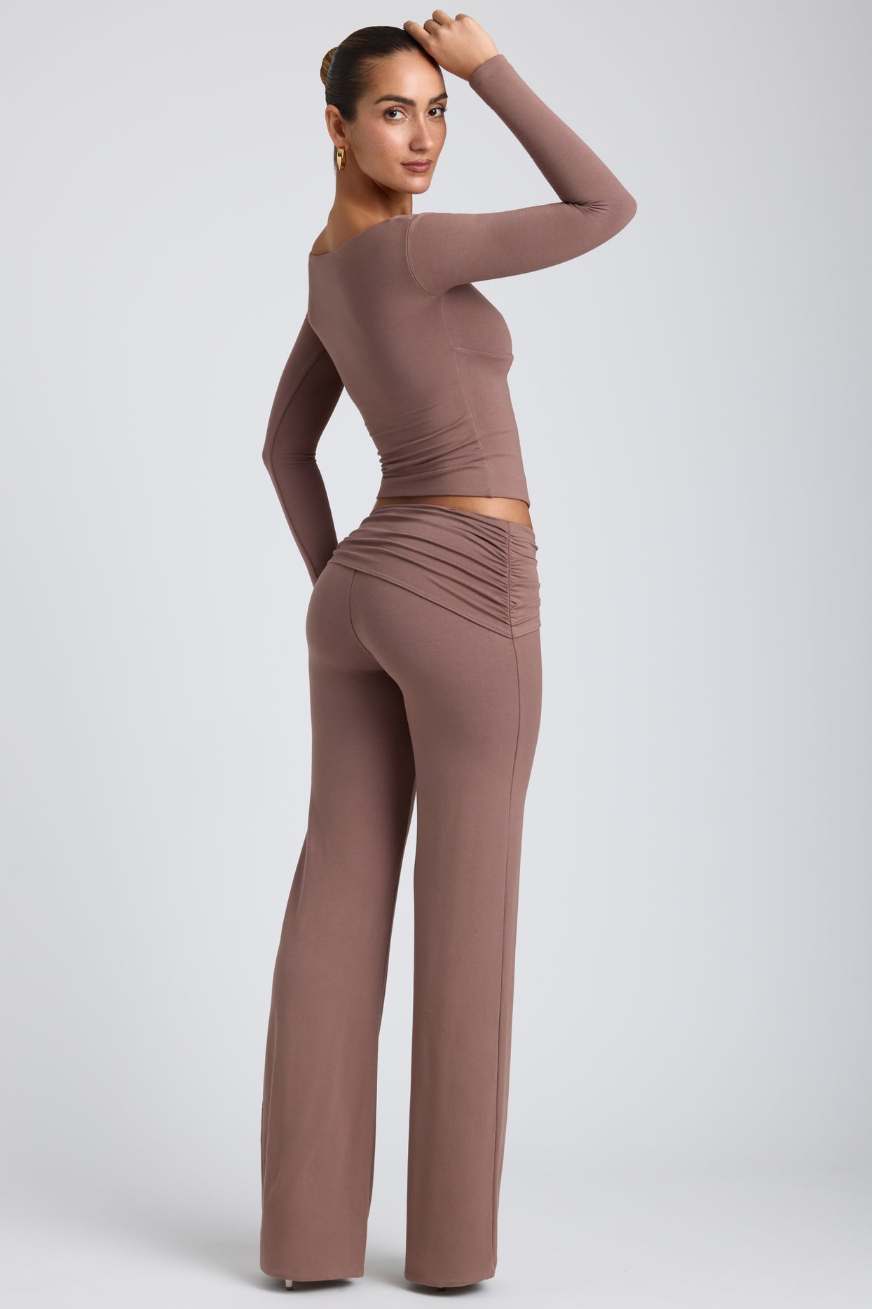 Hollis Mid-Rise Straight-Leg Trousers in Taupe