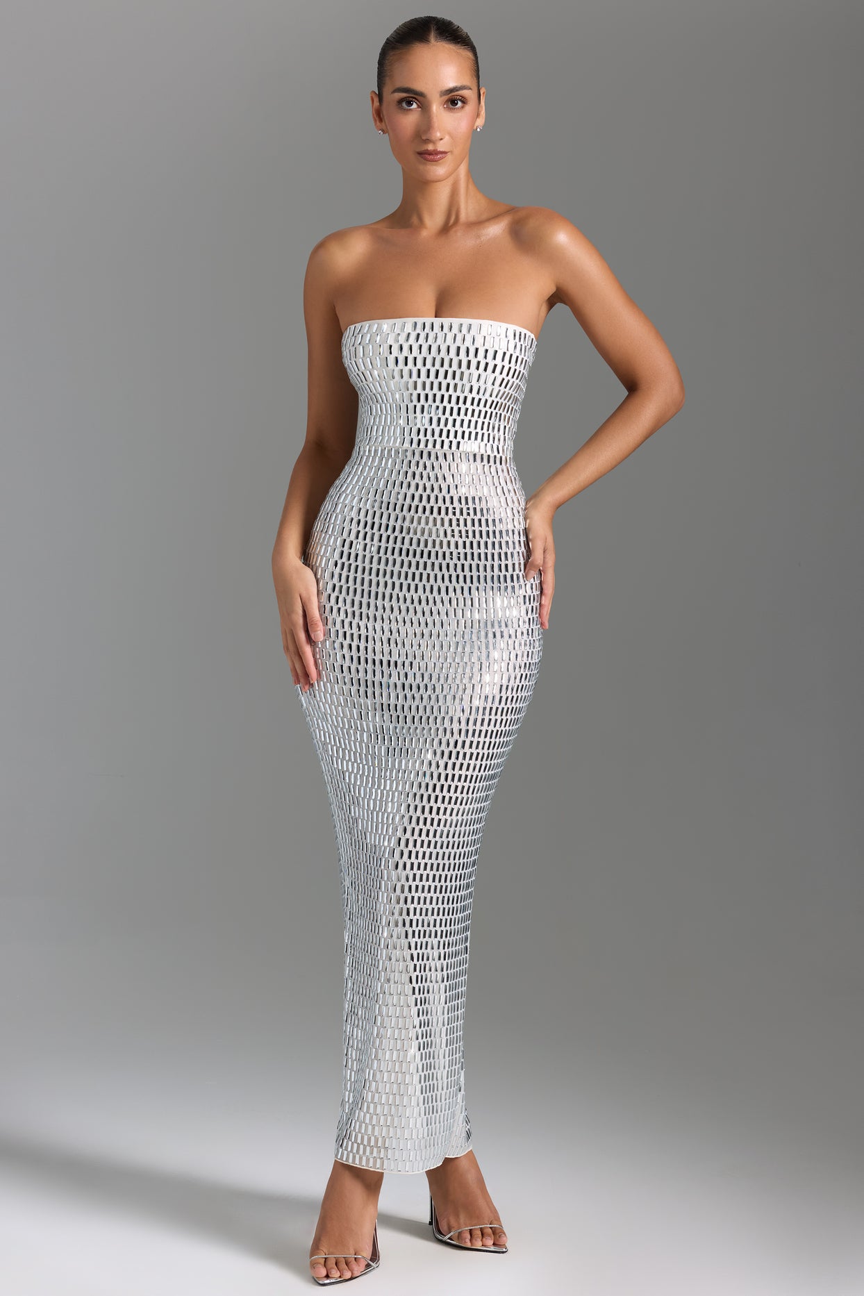 Robe longue bandeau ornée en blanc