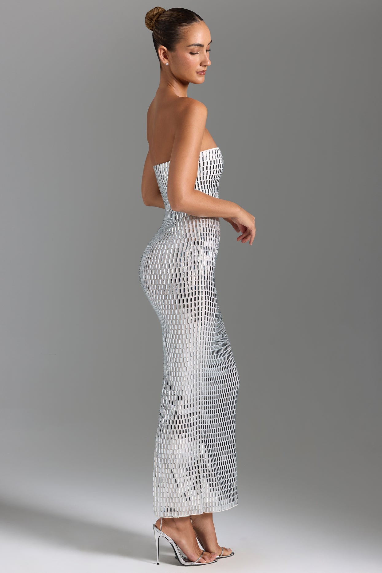 Robe longue bandeau ornée en blanc