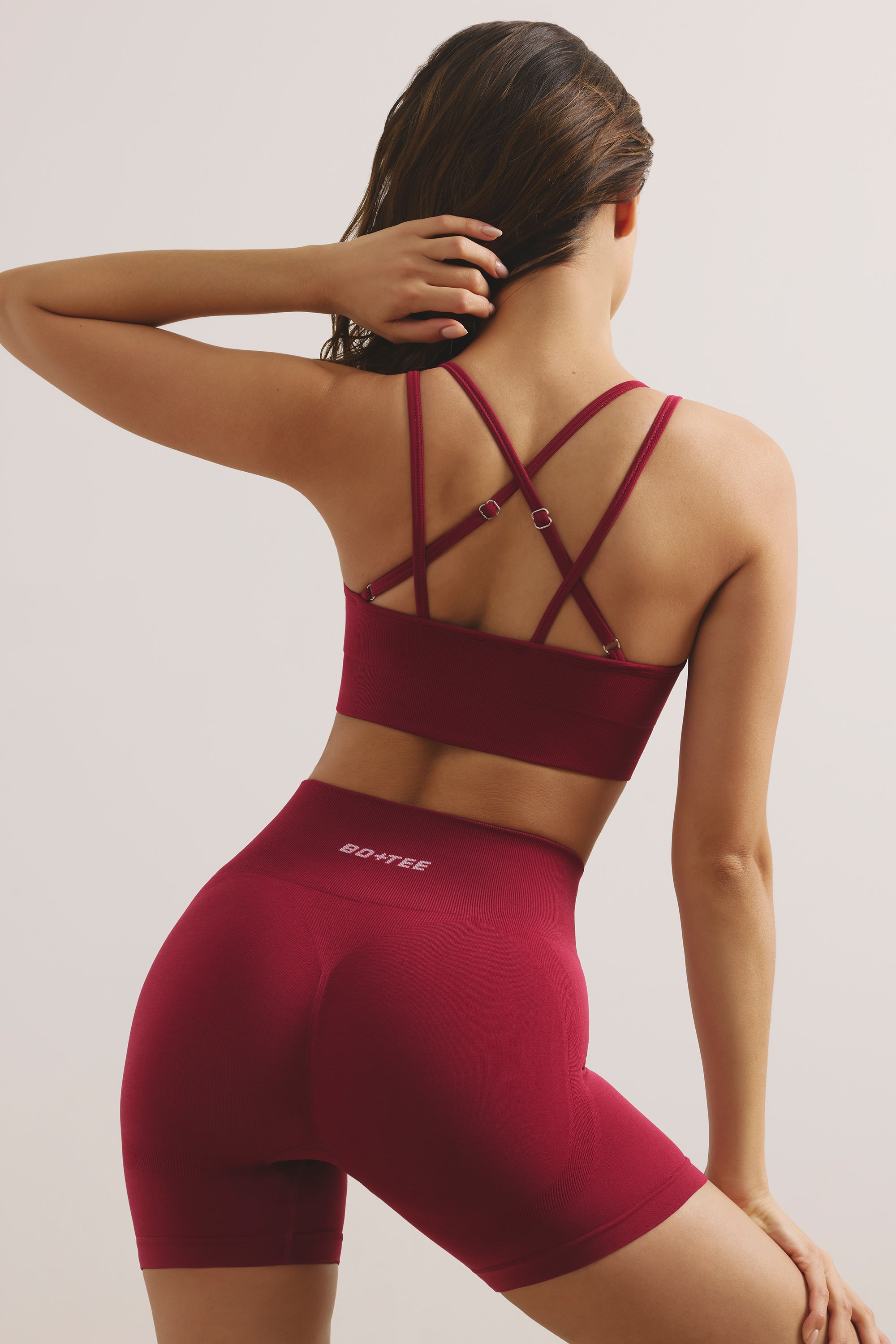 Biustonosz sportowy Strappy Define Luxe w kolorze malinowym