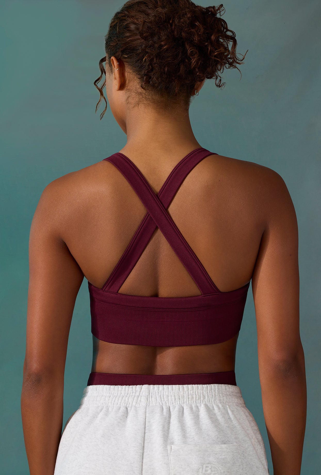 Super Sculpt Seamless Cross Back Sports Bra in Plum