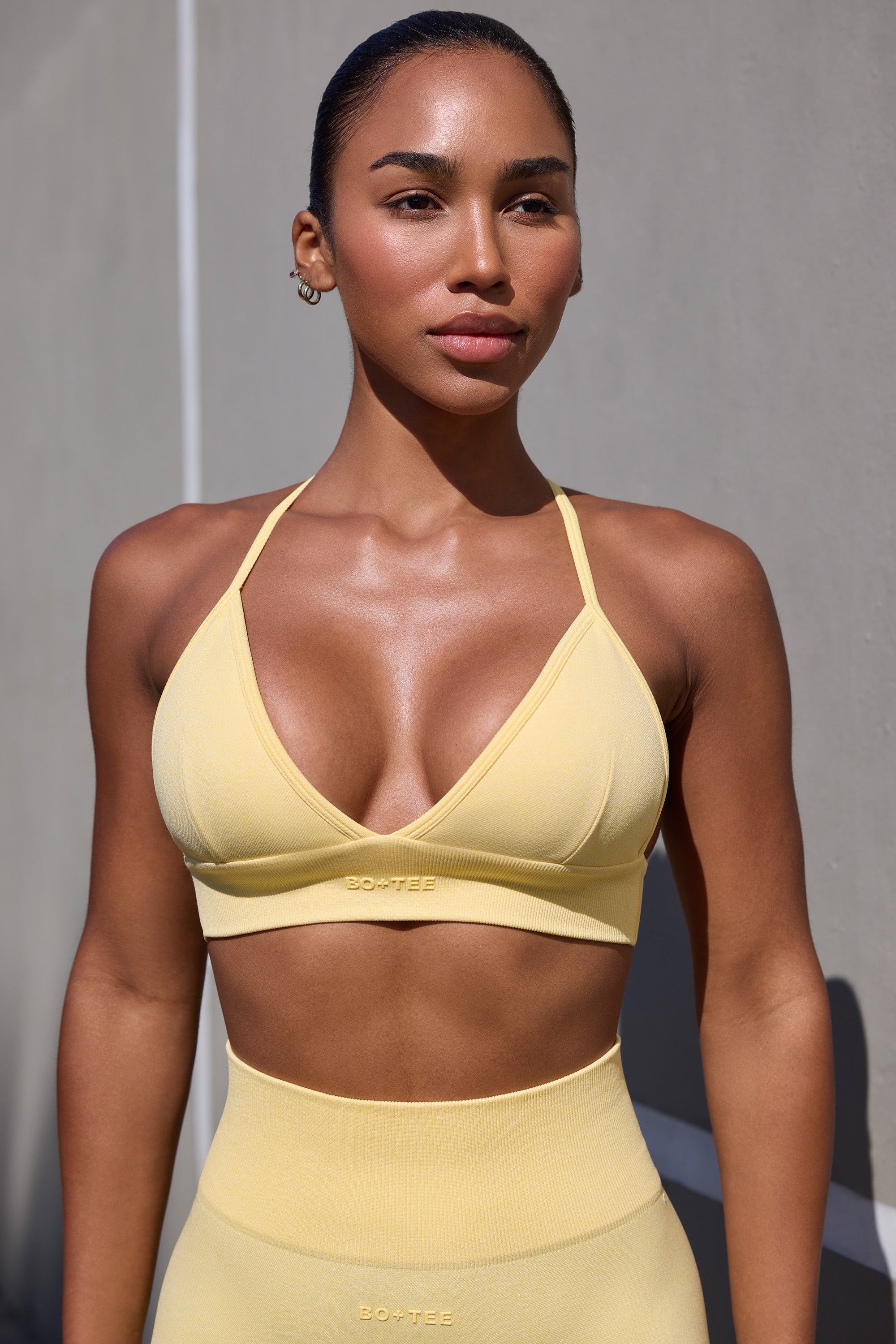 Tempo Super Sculpt Seamless Triangle Sports Bra in Soft Yellow