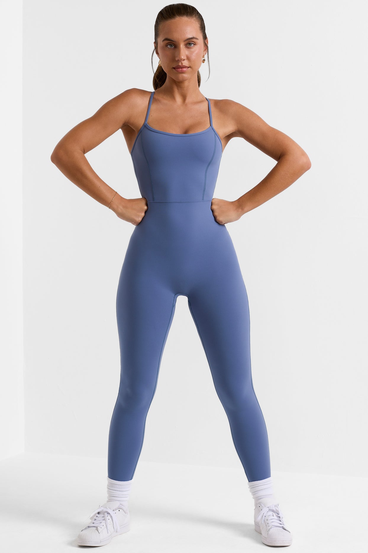 Petite Unitard pleine longueur à dos ouvert en bleu ardoise