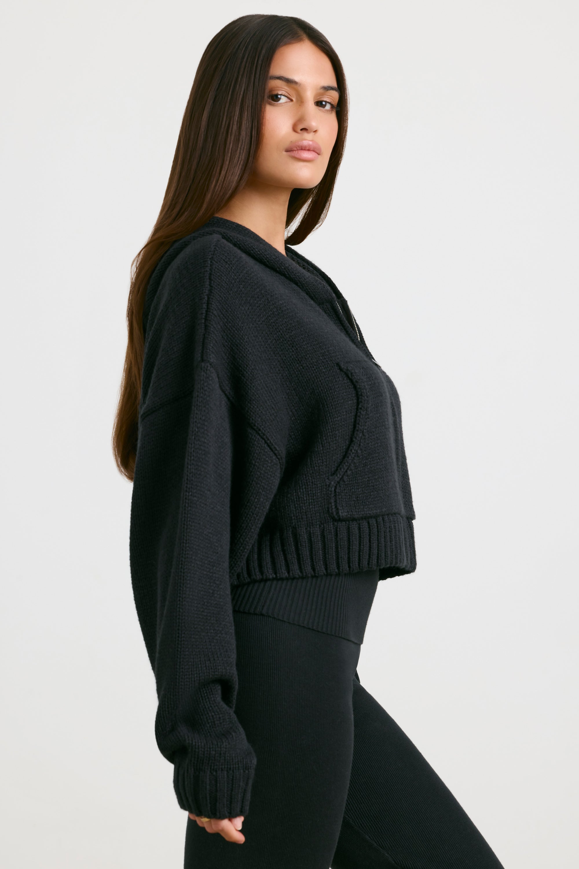 Black cropped chunky sweater best sale