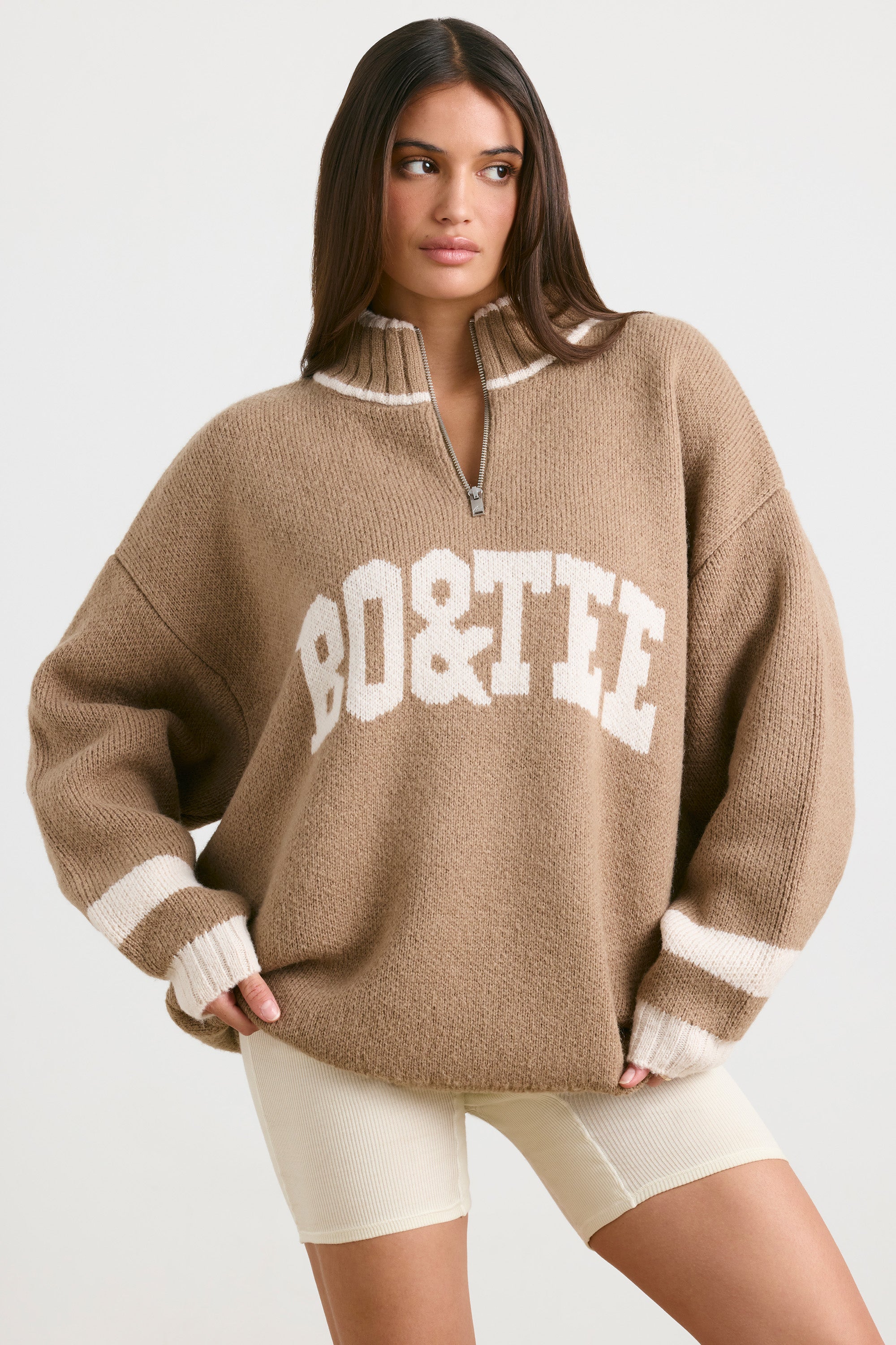 Oversized Quarter-Zip Chunky-Knit Jumper in Espresso