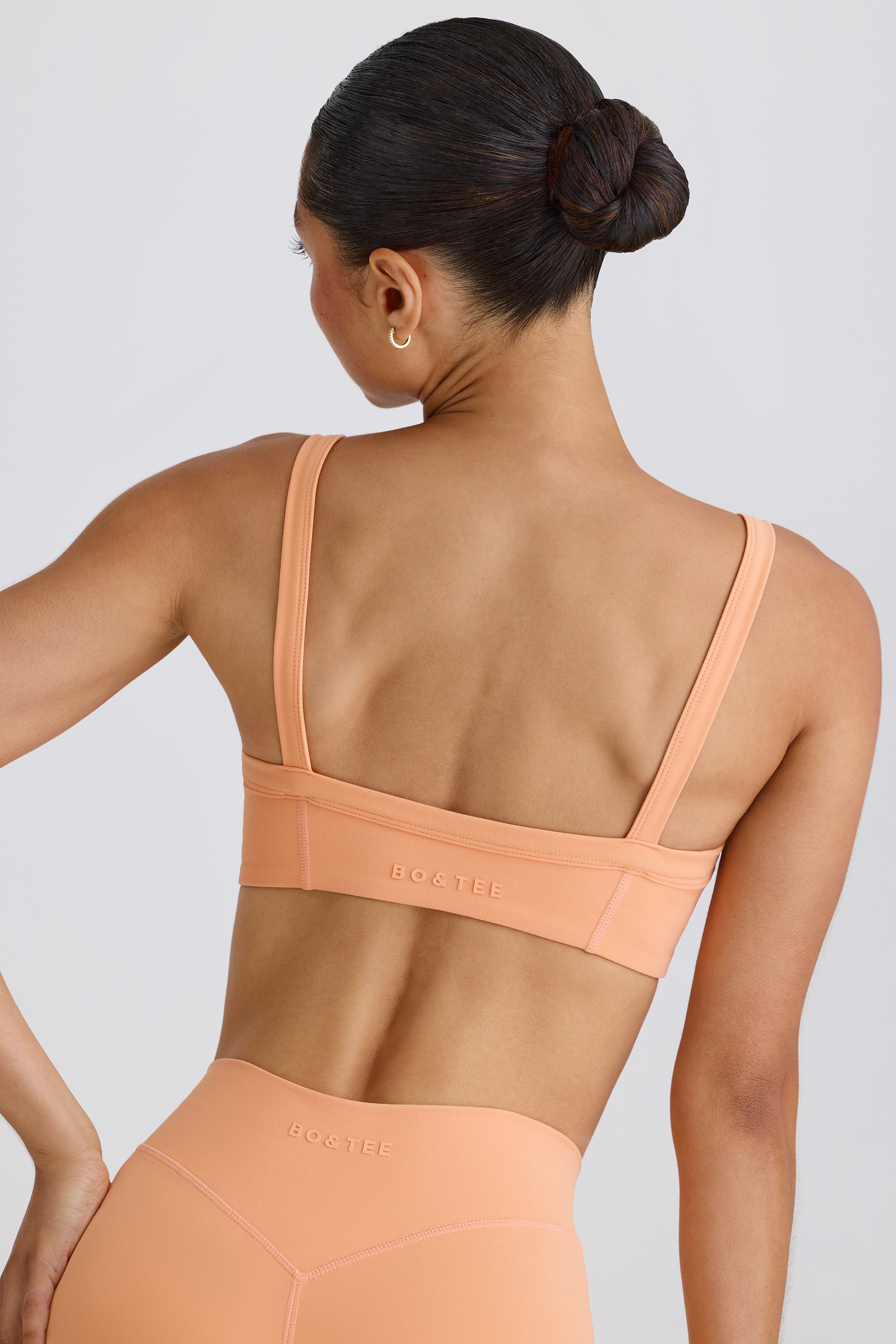 Soutien-gorge de sport Soft Active à bordure contrastée en pêche