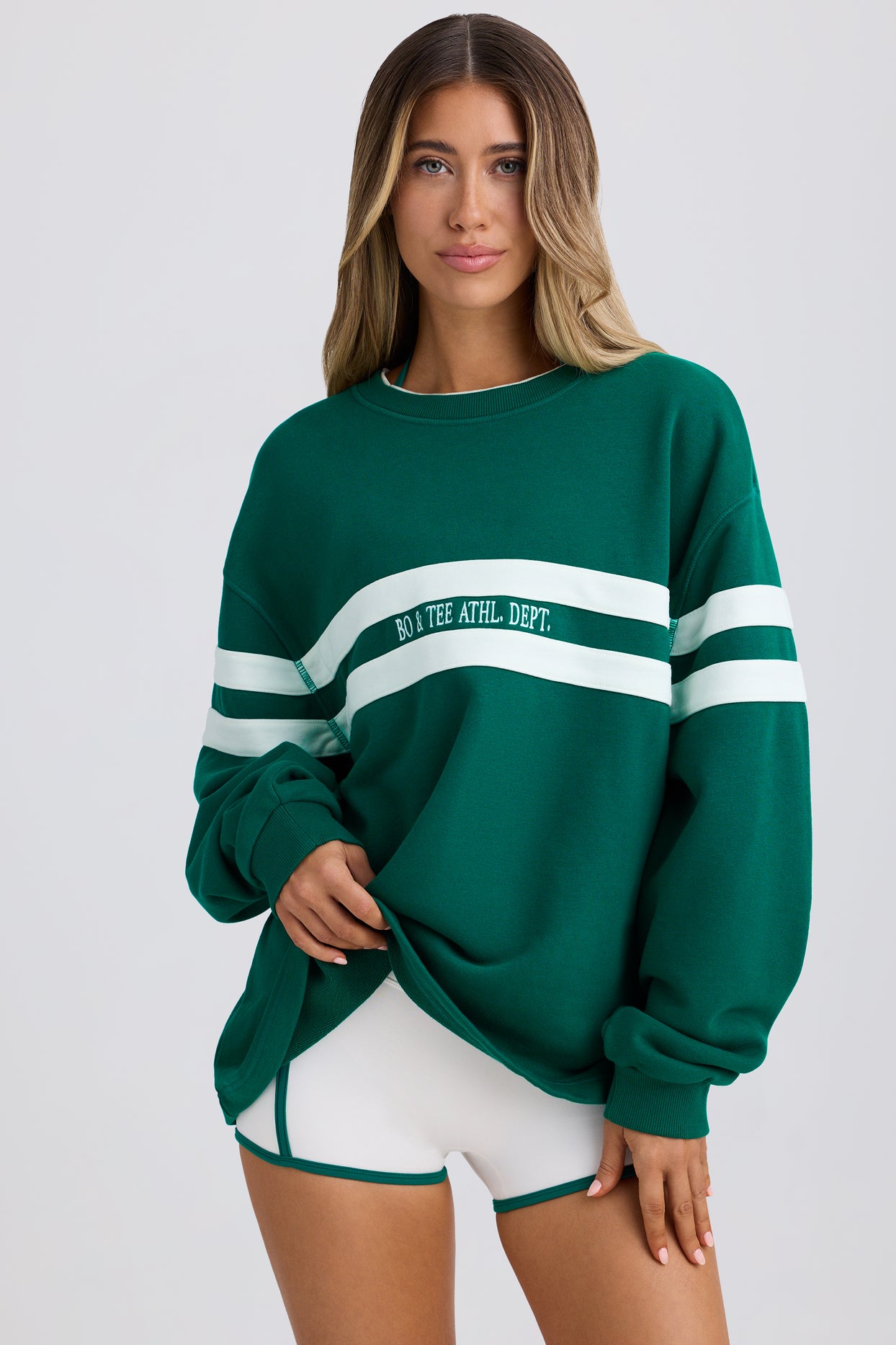 BT1656 Sweat-shirt surdimensionné en vert universitaire