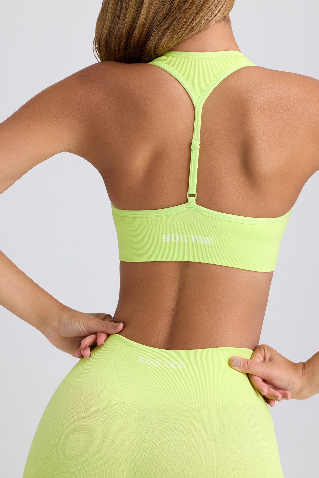 Super Sculpt Seamless T-Back Sports Bra in Key Lime