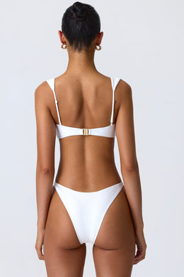Bas de bikini effronté orné en blanc
