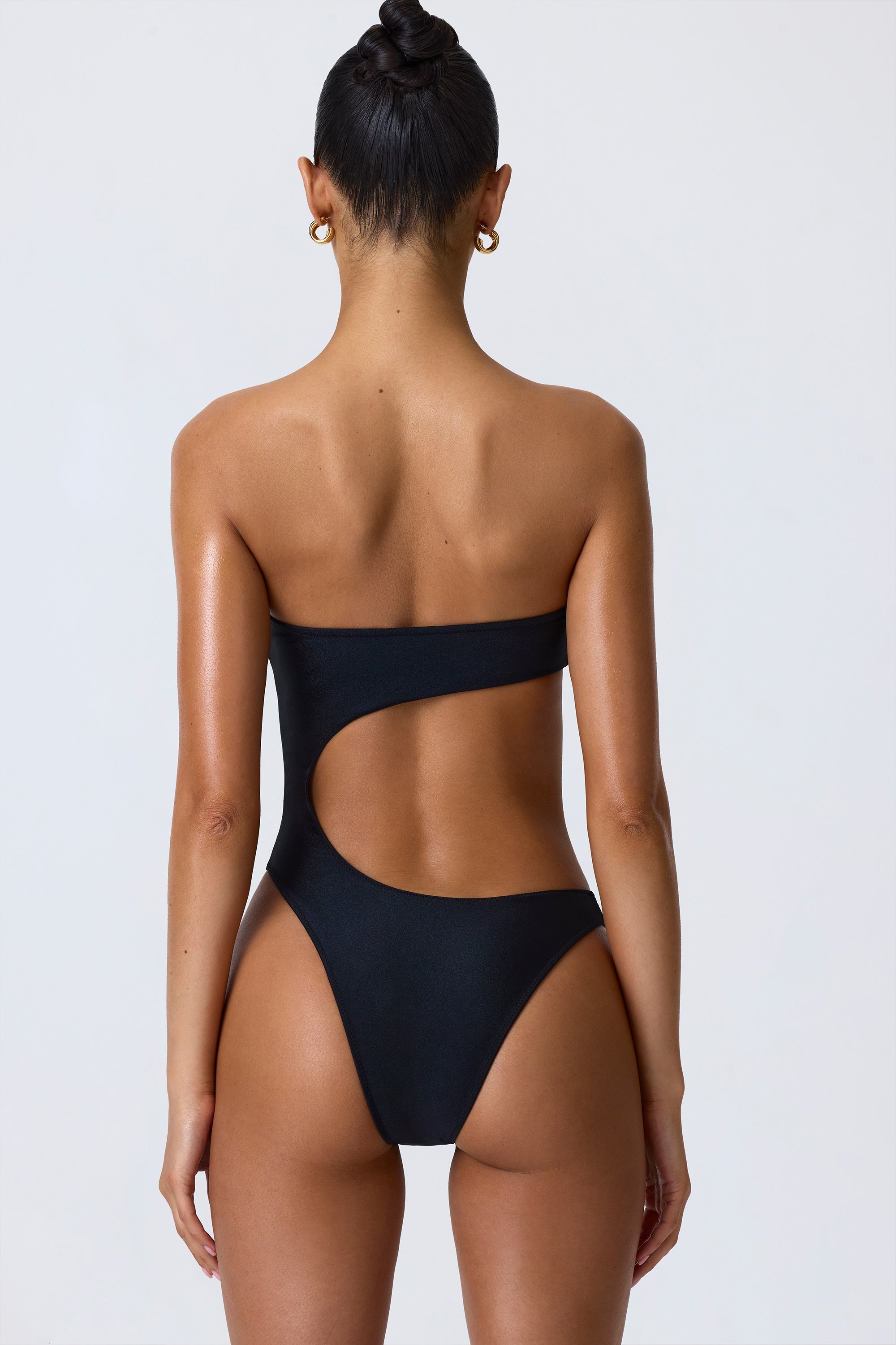 Maillot de bain bandeau découpé orné en noir