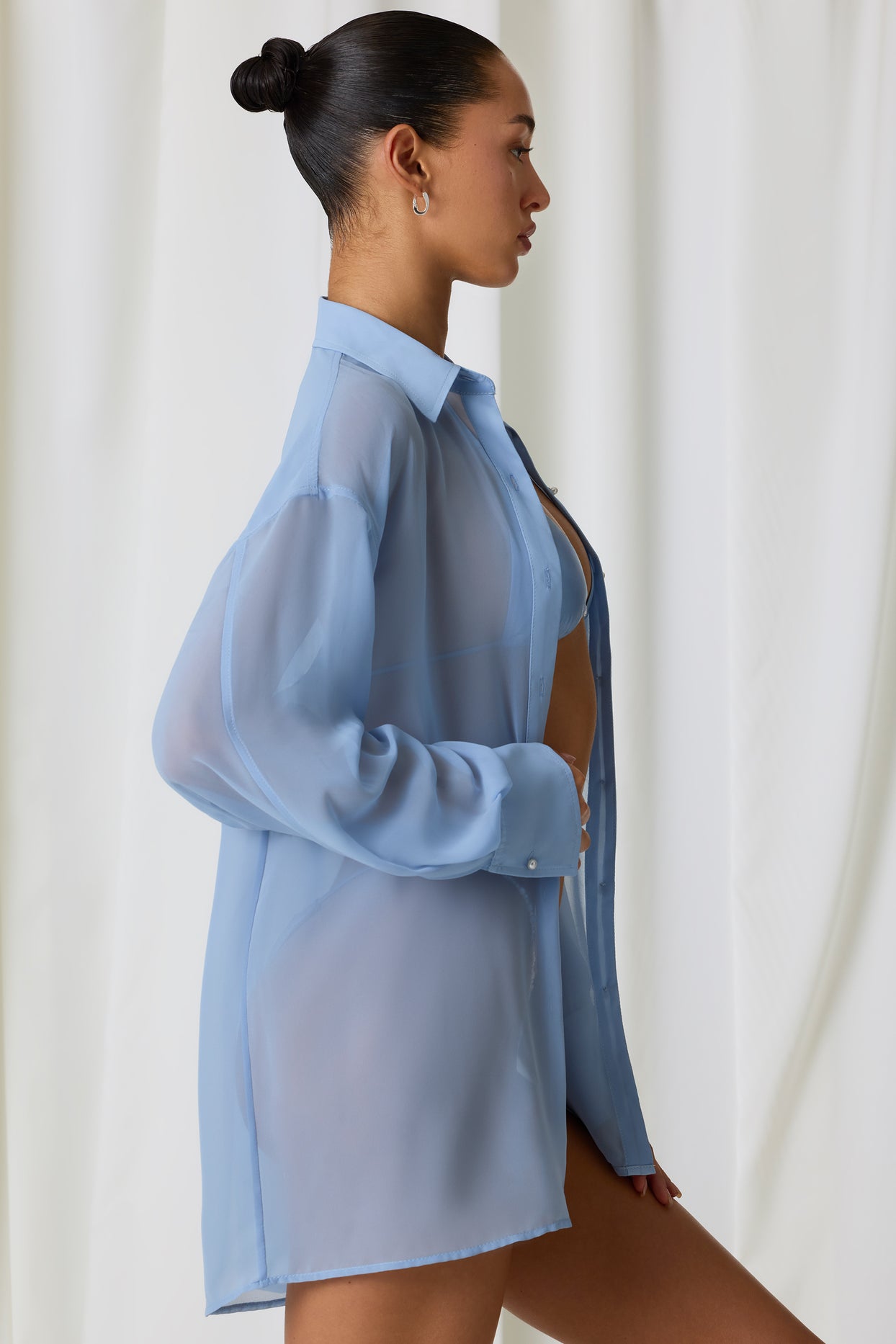 Chemise surdimensionnée à détails de perles, bleu ciel