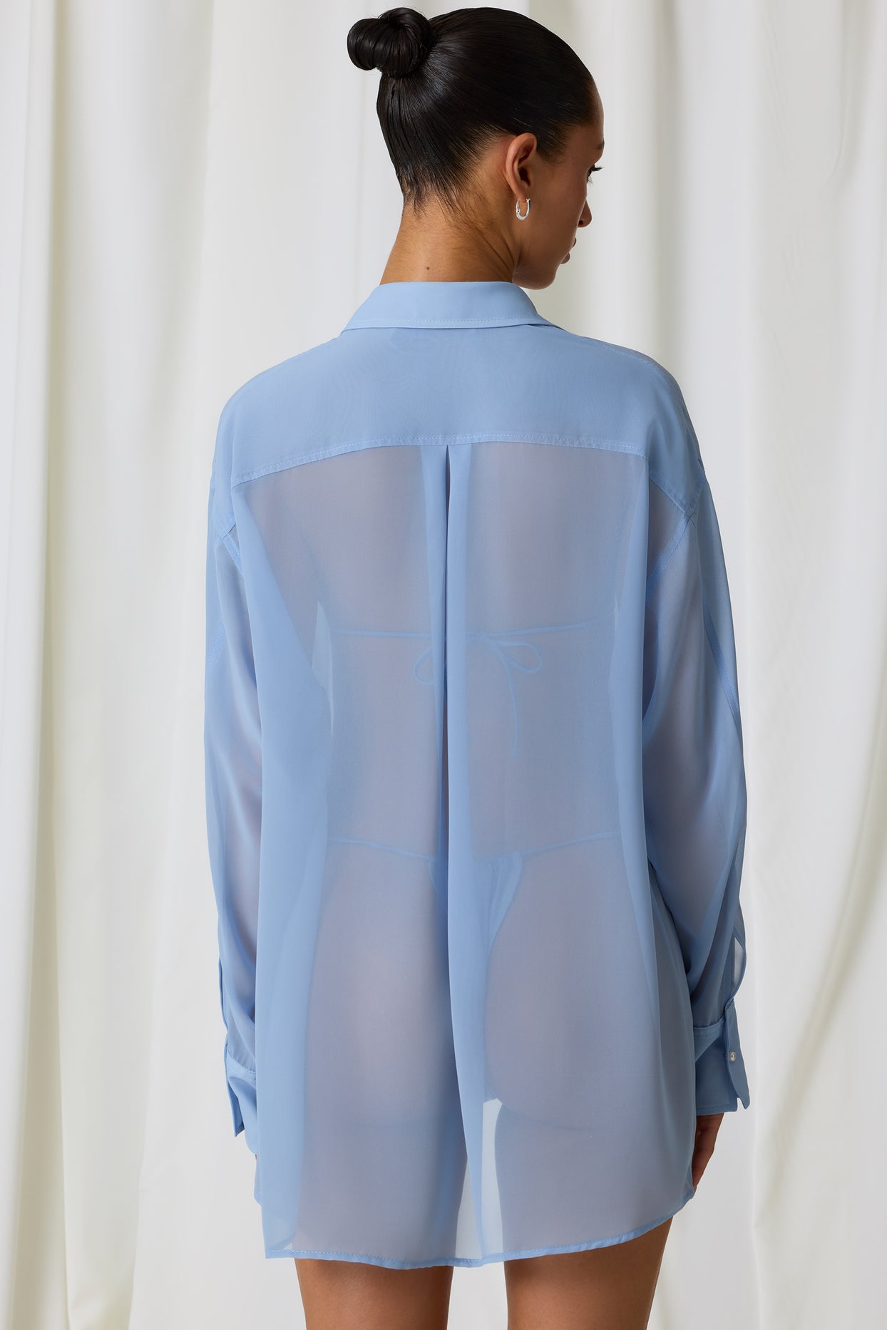 Chemise surdimensionnée à détails de perles, bleu ciel