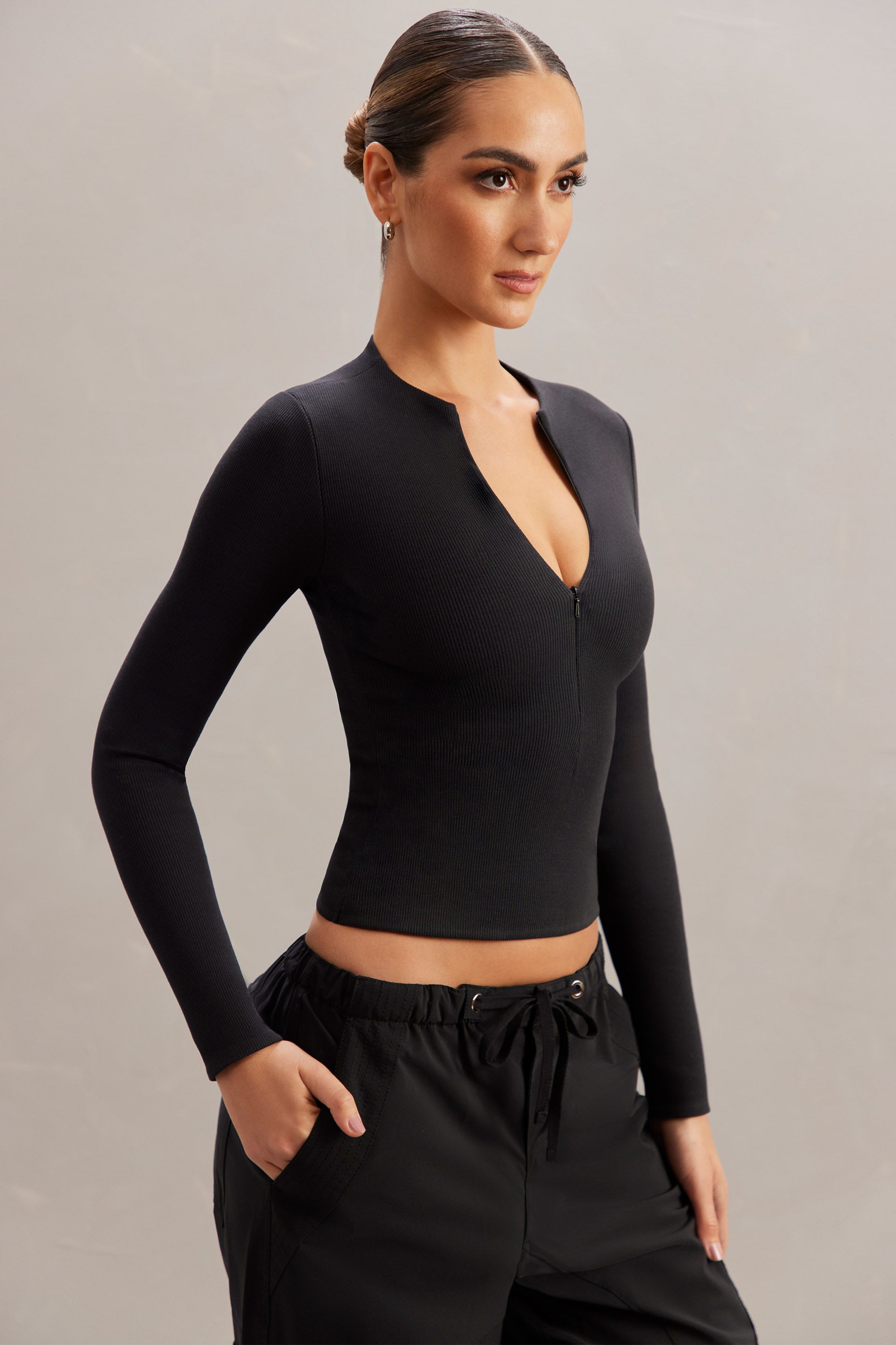 Black zip up store crop top