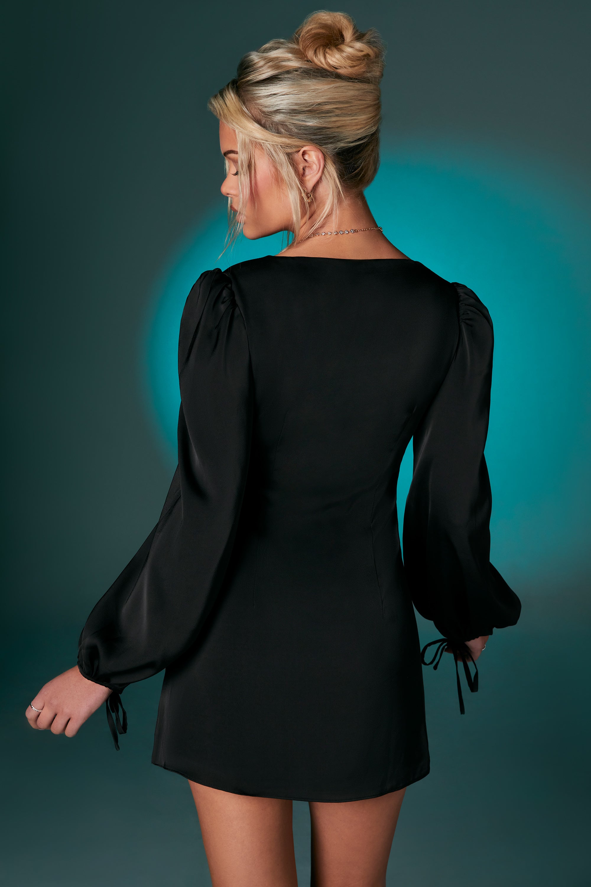 Black dress shop with balloon sleeve