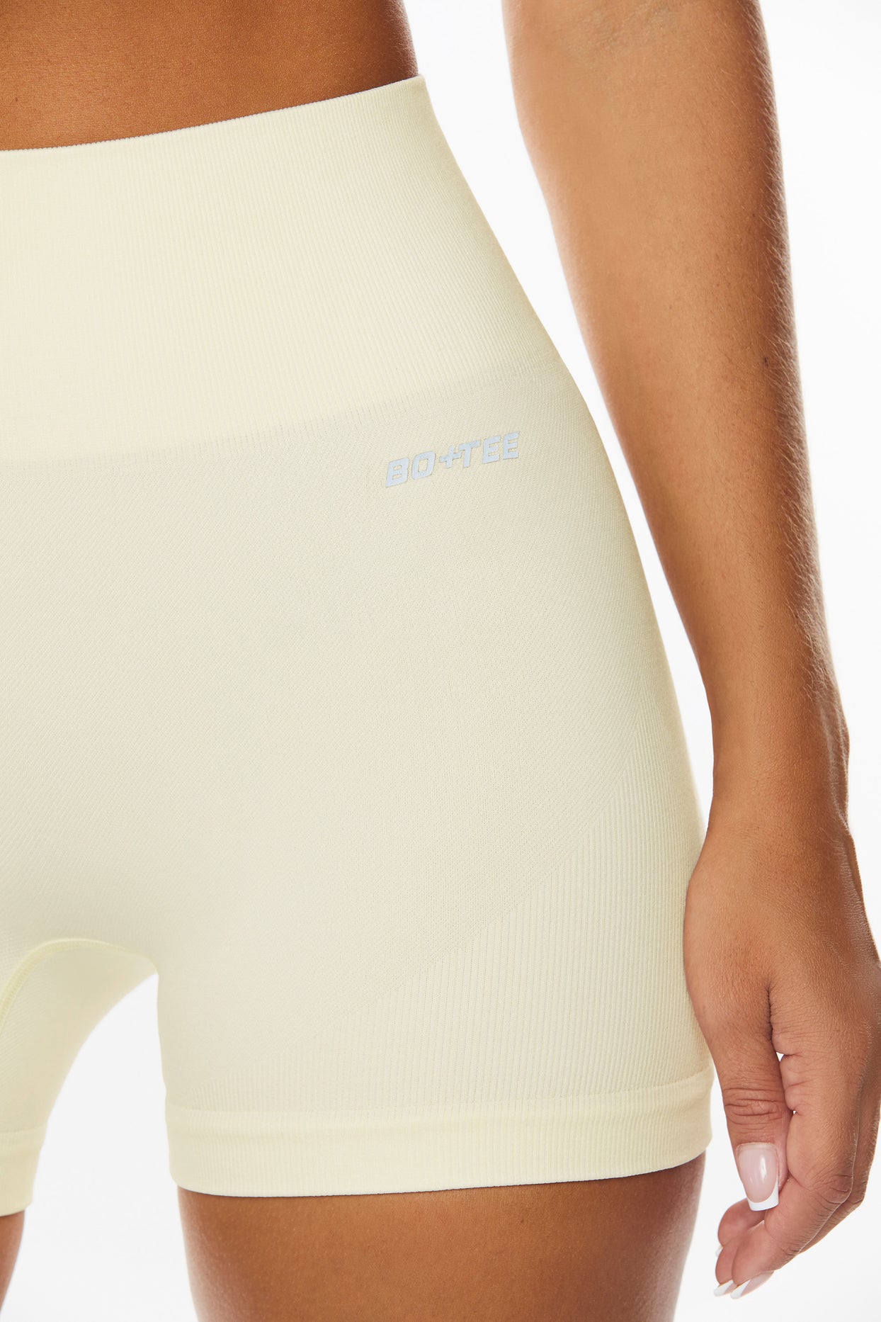 Seamless in Polly Endurance | Mini Ivory Shorts Oh