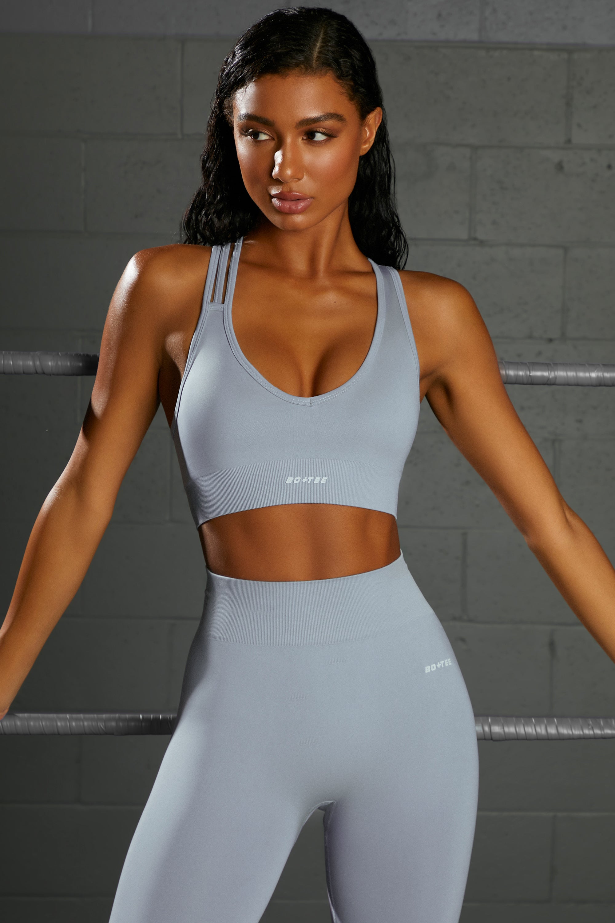 Cross strap 2024 sports bra